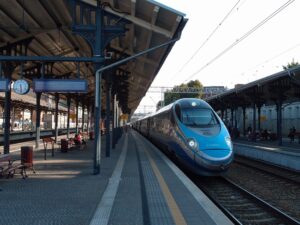 Pendolino Kraków - Warszawa - Gdynia - Kołobrzeg ve stanici Gdańsk Główny