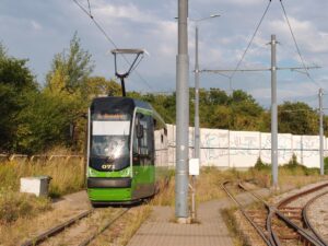 V severní částí Elblągu končí tramvaje v obratišti Ogólna, kde byla zachycena tramvaj na lince 4